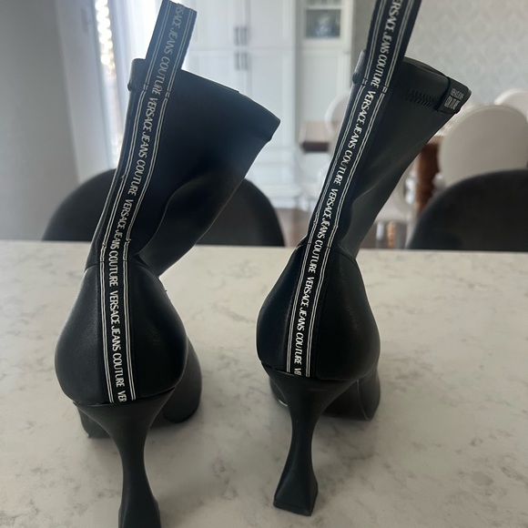 Like New Versace Jeans Couture Stretch Booties Black - Picture 5 of 9